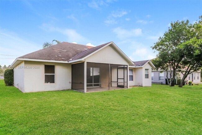 Building Photo - 506 NW Ferris Dr