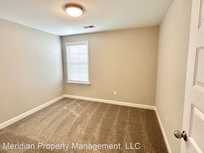 Building Photo - 4 br, 2.5 bath House - 8745 Kennesaw Dr E