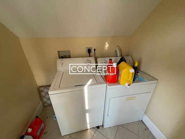 Building Photo - 19A Parker Hill Ave. Unit 3