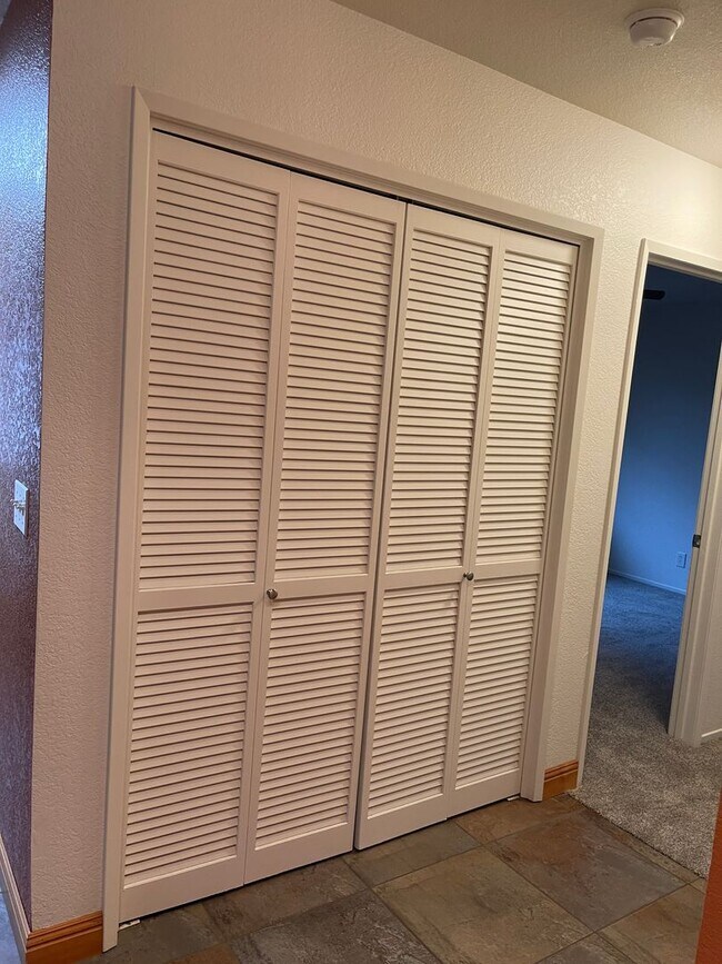 Building Photo - Chico Condo- MOVE IN SPECIAL- Elegant-3 be...