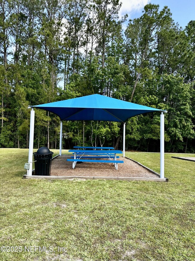 Building Photo - 11751 Silver Hill Dr