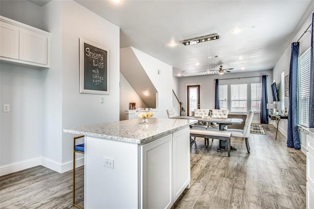 Building Photo - 203 S Village Way