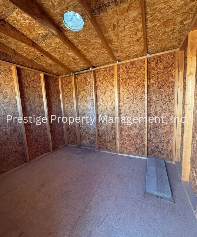 Building Photo - This 4/2 Vail Manufactured Home Is On A 1 Acre Lot!!!