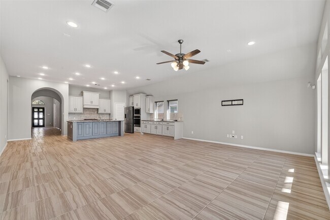 Building Photo - 3610 Brattain Dr