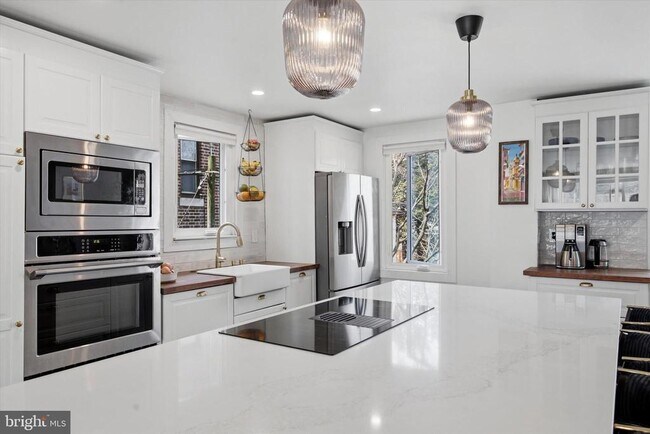 Building Photo - 125 E Moreland Ave