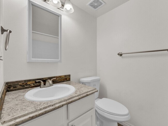 Building Photo - POWDERWOOD 2 BED