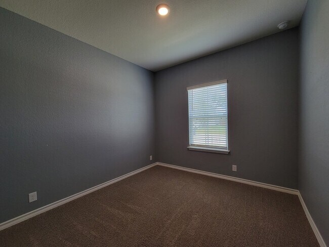 Building Photo - Brookstone Creek Beauty – 4 Bedrooms, 3 Bathrooms, and Smart Features Throughout