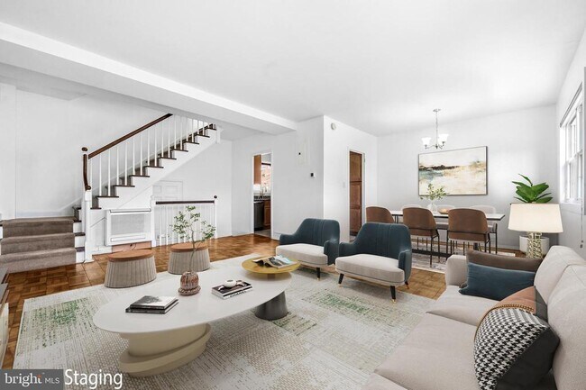 Building Photo - 1615 Mt Eagle Pl