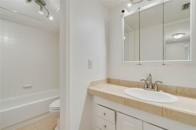 Building Photo - 304 Cherokee Ct