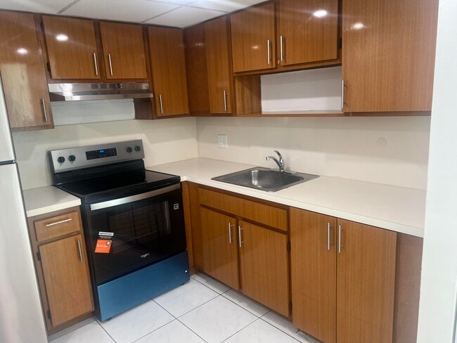 Building Photo - 2055 SW 122nd Ave