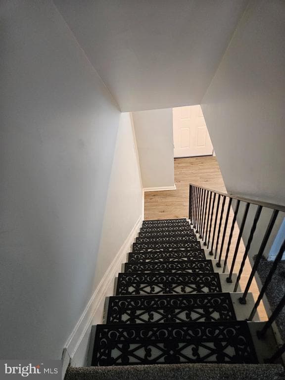 Building Photo - 1951 Dutch Village Dr