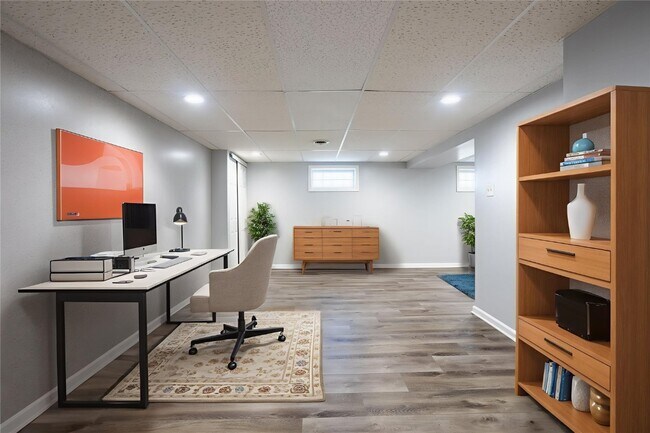 Building Photo - 4464 Mohegan Dr