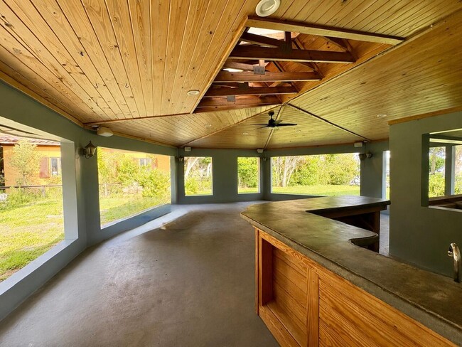 Building Photo - 2393 Crawford Ct