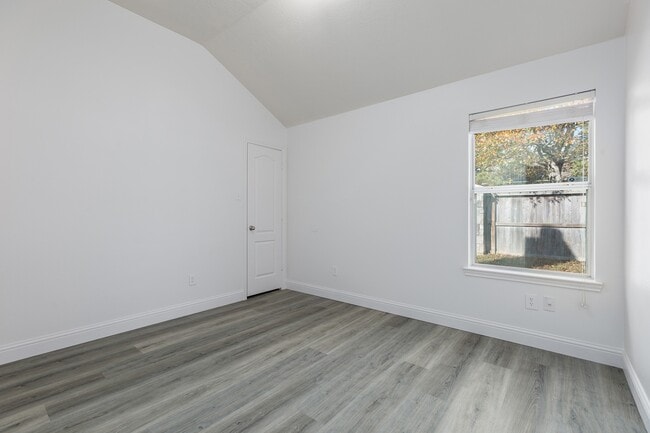 Building Photo - 21565 Duke Alexander Dr