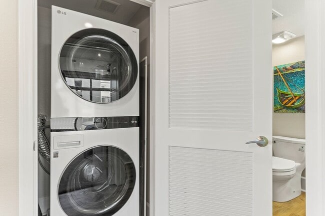 Building Photo - 1019 Costa Pacifica Way