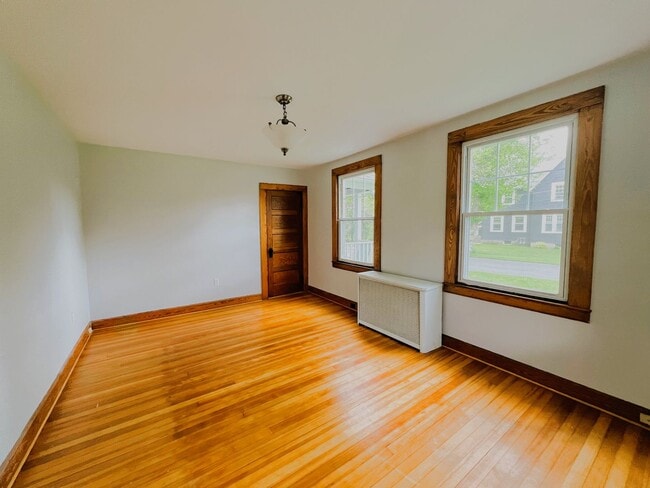 Primary Photo - 20/22 Porter Ave