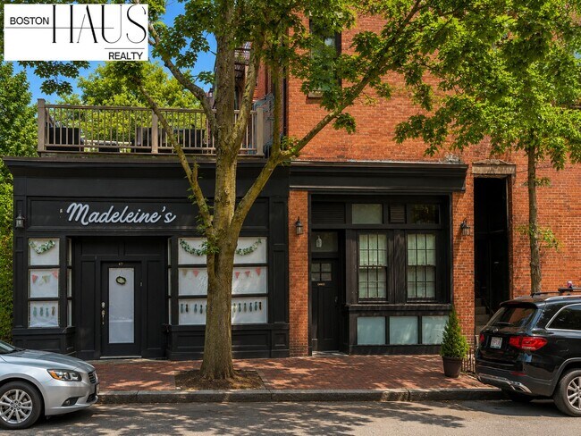 Building Photo - 45 Clarendon St