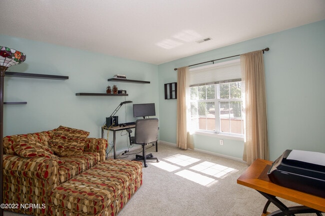 Building Photo - 127 Pine Lake Dr