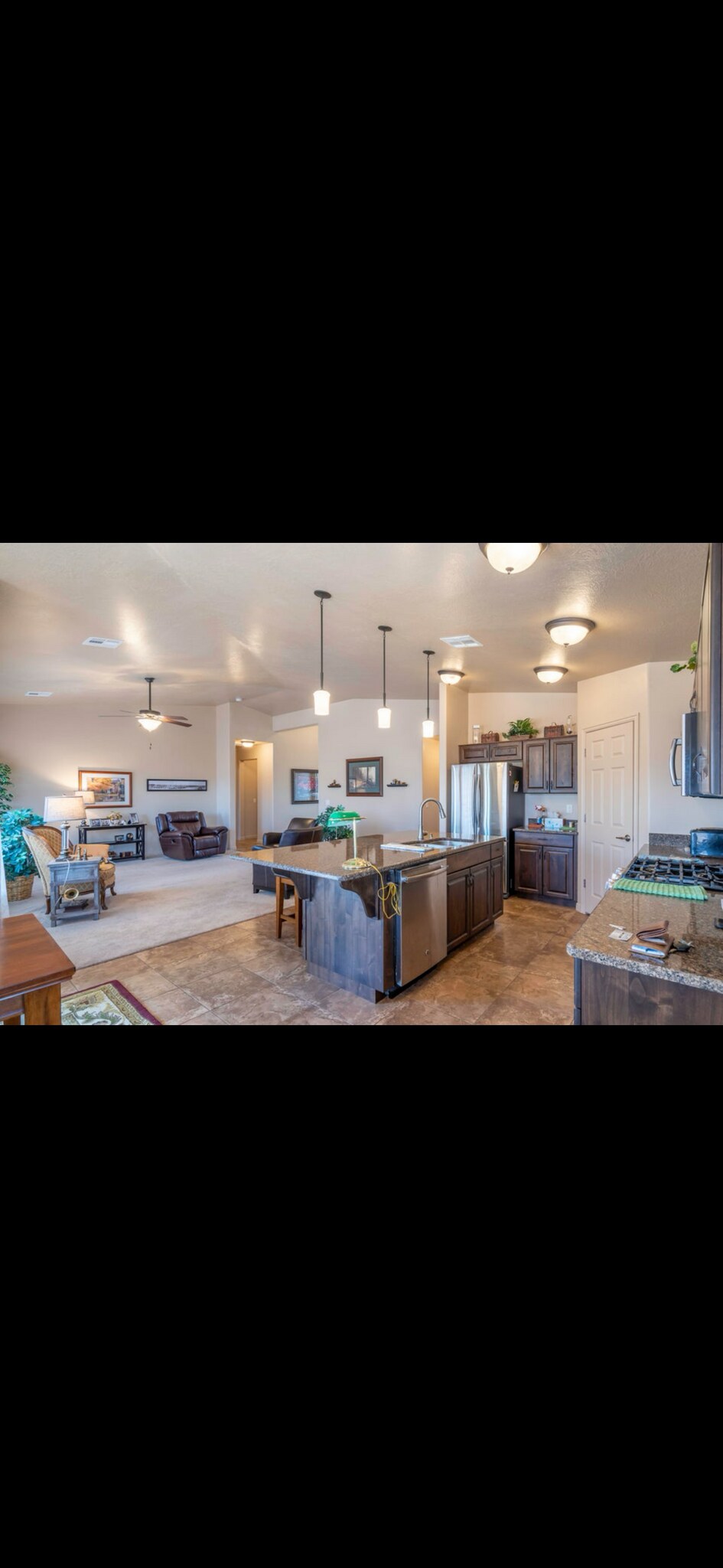 Building Photo - 3011 E Crimson Ridge Dr