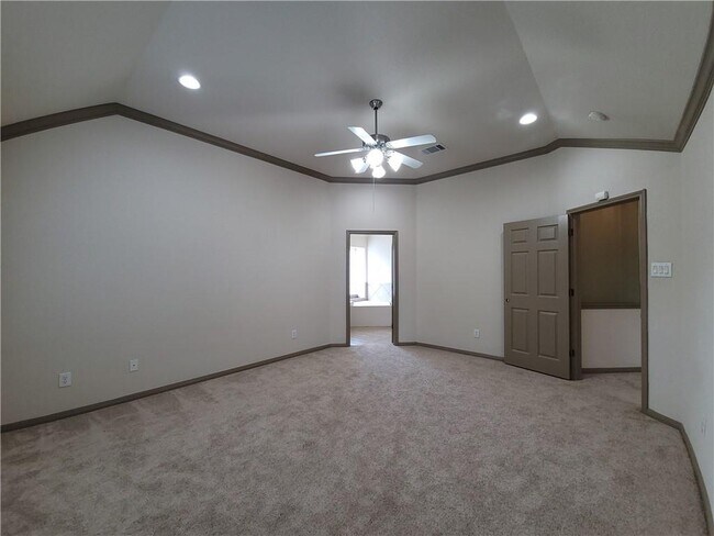 Building Photo - 10028 Lisi Anne Dr