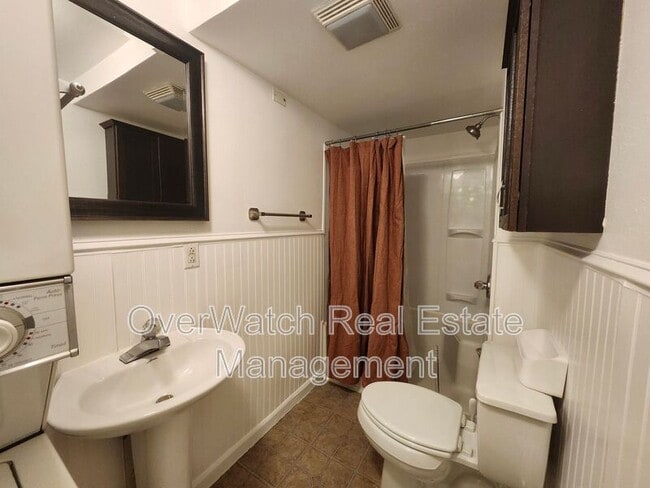 Building Photo - 5303 Eielson St