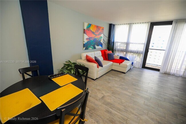 Building Photo - 600 NE 36th St