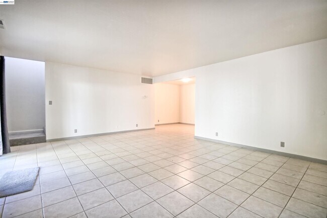 Building Photo - 127 Walti St