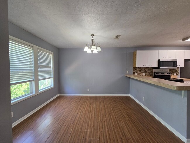 Building Photo - 6752 Willowbrook Dr