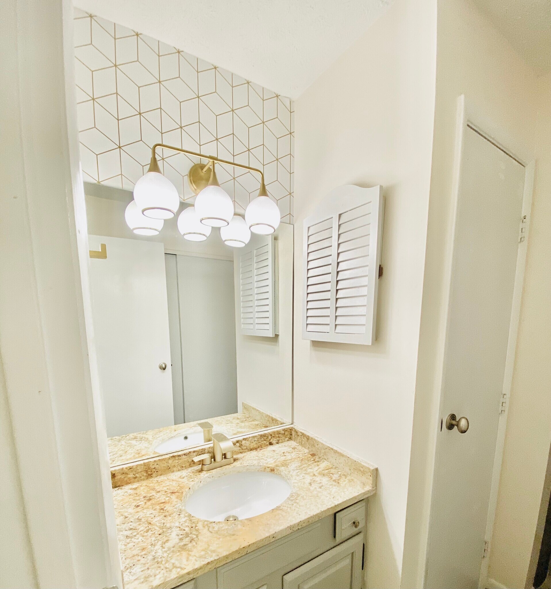 Building Photo - 2415 Maryland Ave