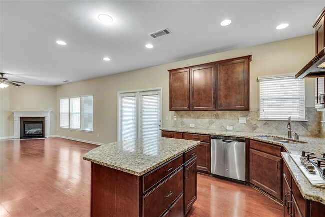 Building Photo - 270 Woods Creek Dr