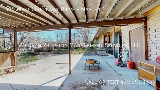 Building Photo - 405 Circleway Dr