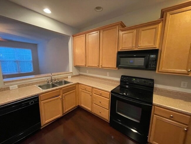 Building Photo - Prime North Raleigh Townhome with Dual Suites & Community Pool