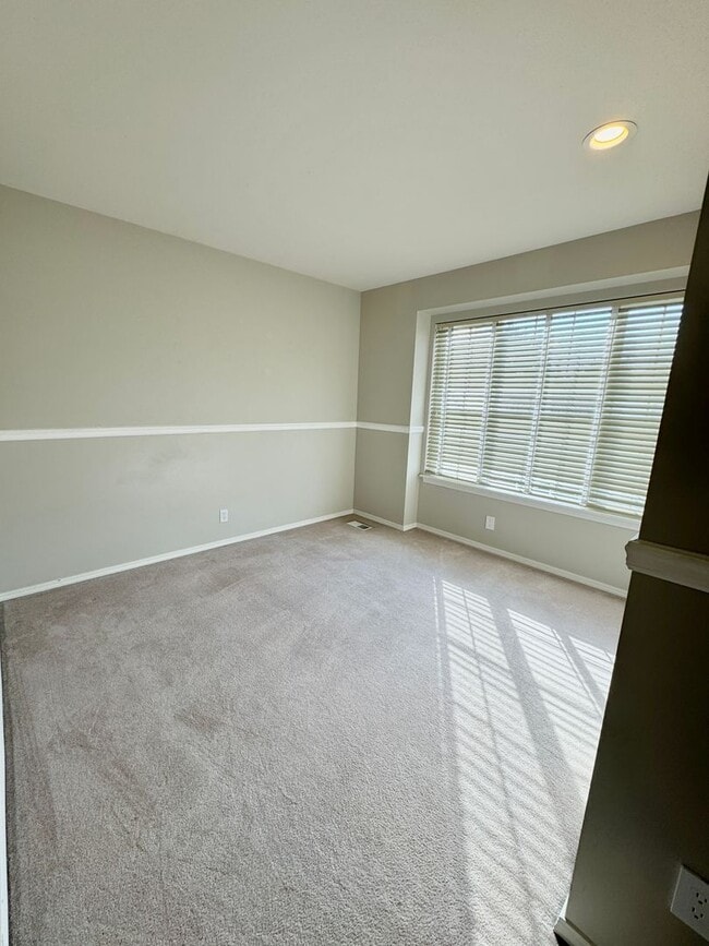 Building Photo - 3 Bd/2.5 Ba Newcastle Home