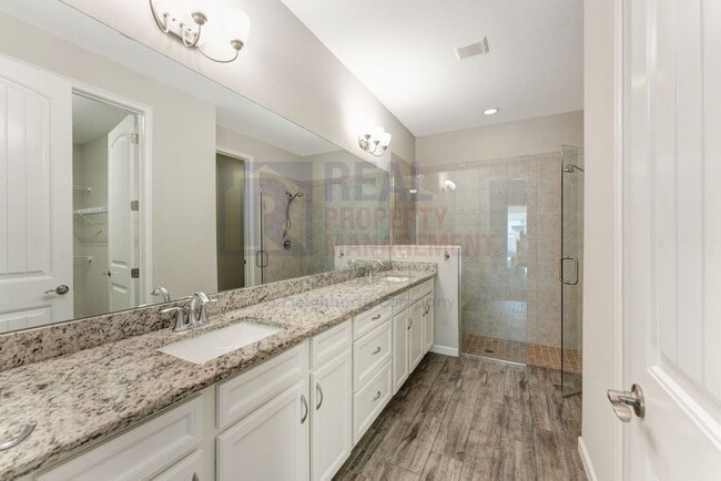 Building Photo - 3689 Divot Ln