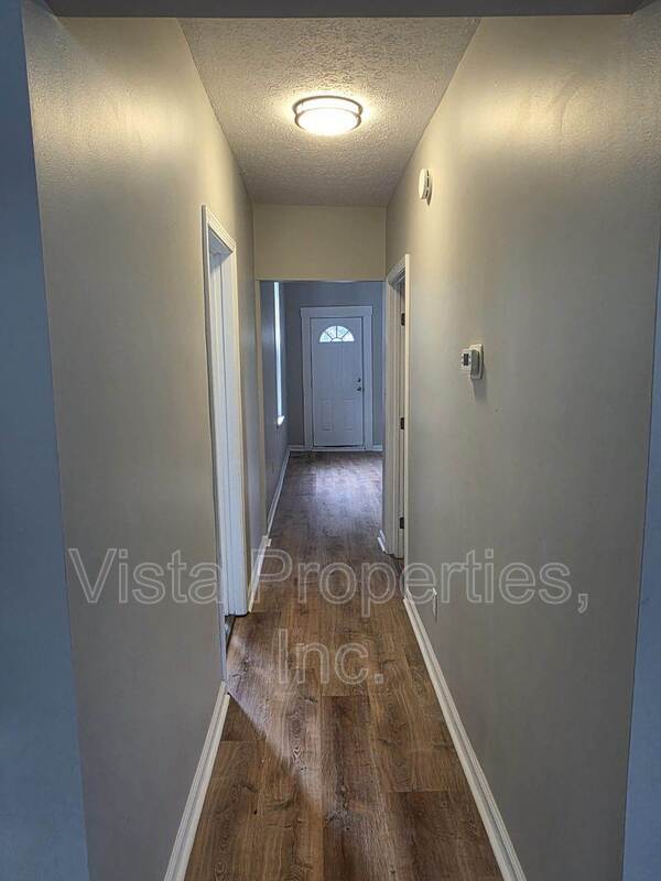 Building Photo - 313 Thomas St