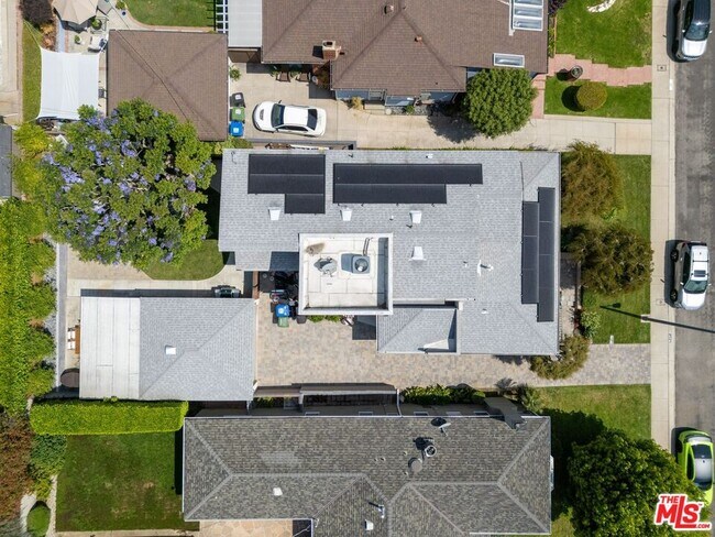 Building Photo - 8107 Yorktown Ave