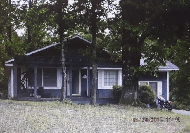 Primary Photo - 109 Castle Ct
