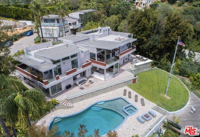 Building Photo - 770 Paseo Miramar