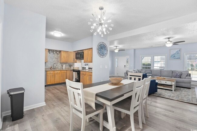 Building Photo - 9580 Maison Ct