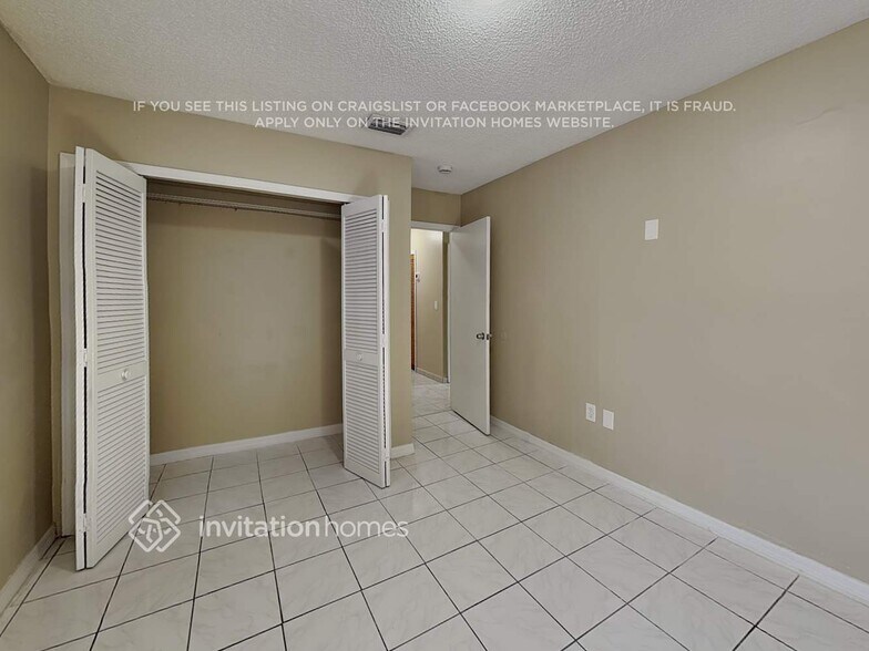 Building Photo - 5790 SW 156th Ct