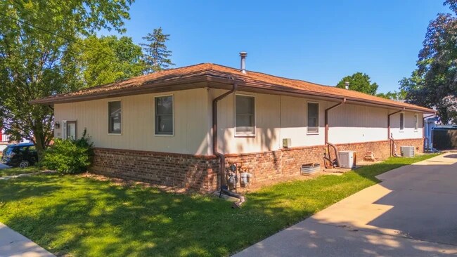 Building Photo - 507 W Miller St