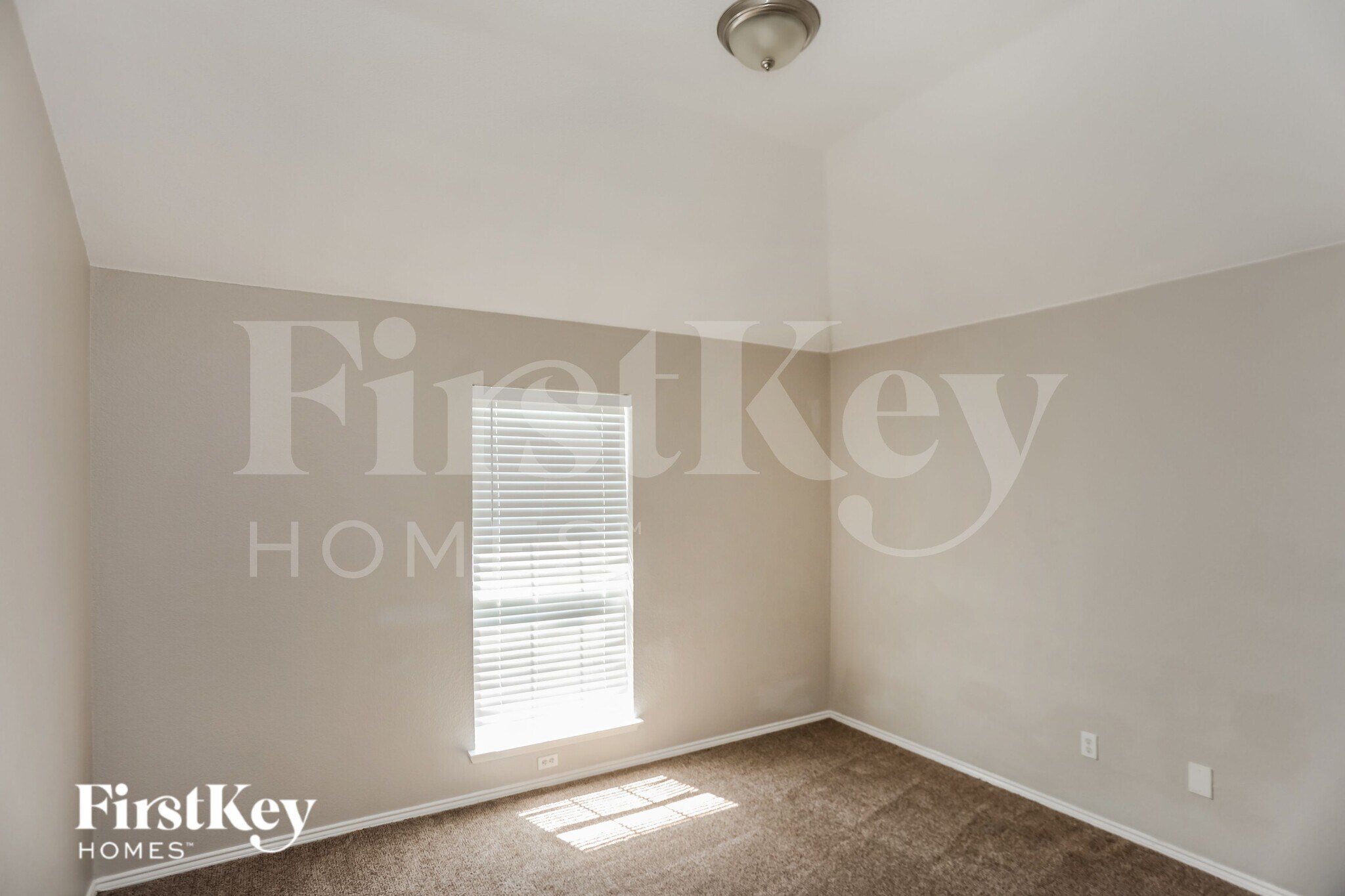 Building Photo - 635 St Eric Dr