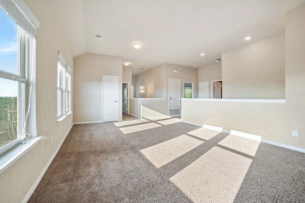 Building Photo - 6064 Akin Song