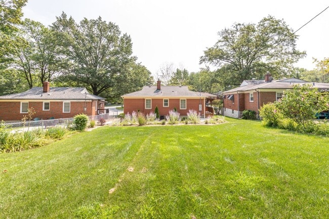 Building Photo - 2BD/2BATH Rockhill Home!