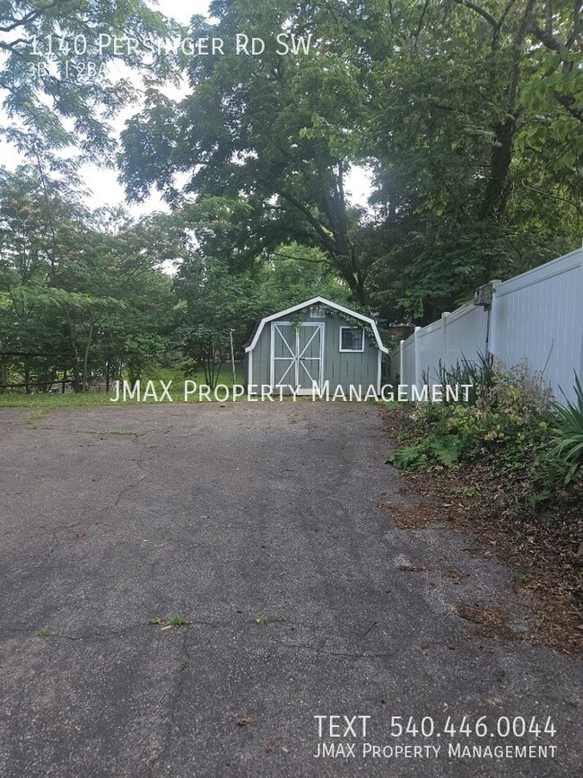 Building Photo - 1140 Persinger Rd SW