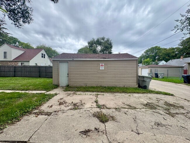 Building Photo - 3928 N 30th St