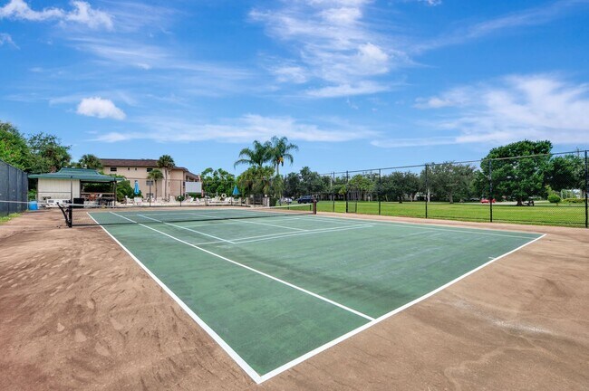 Building Photo - BEAULTIFUL 1 BEDROOM, 1 BATHROOM CONDO LOC...