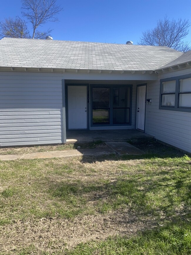 Primary Photo - 1804 Alamo Ave