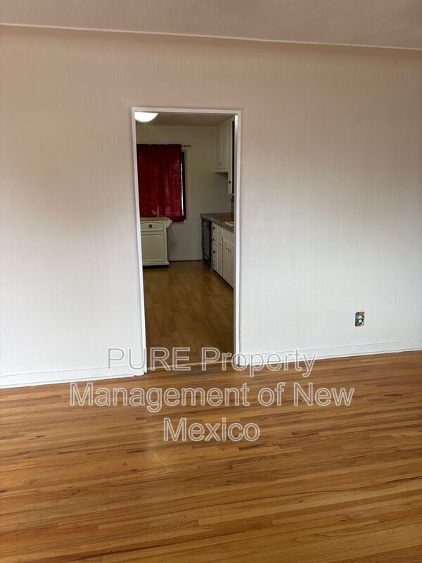 Building Photo - 536 Arizona St SE