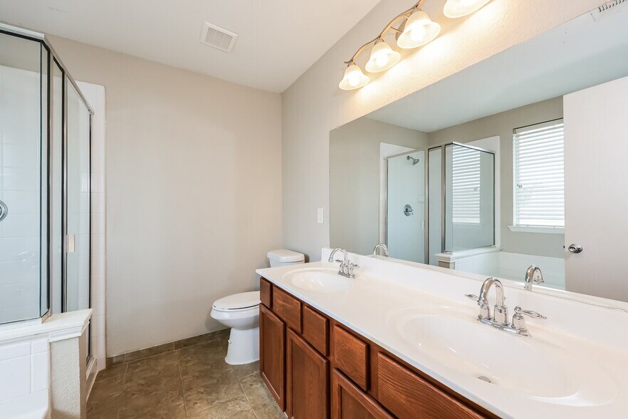 Building Photo - 9316 Liberty Crossing Dr